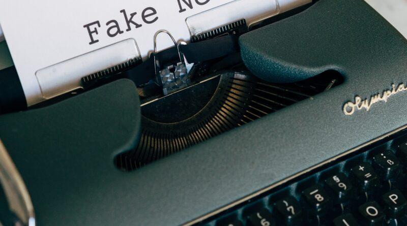 A 'fake news' typewriter